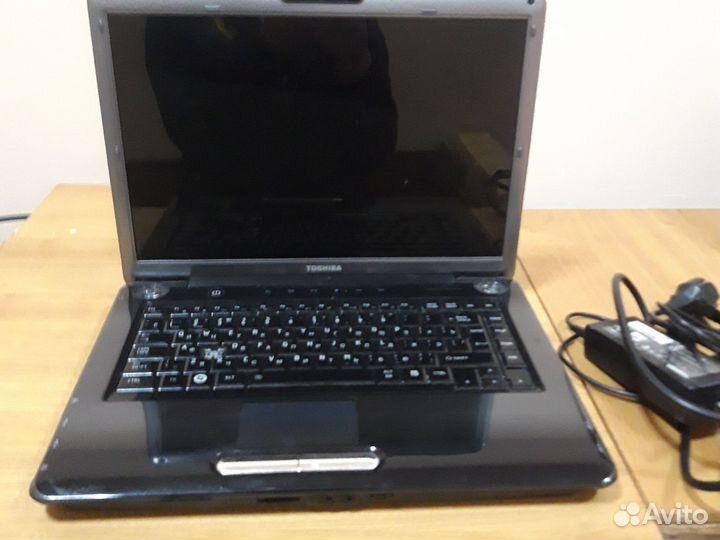 Продам ноутбук на зачасти