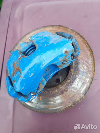 Суппорт тормозной передний Ford Torneo connect