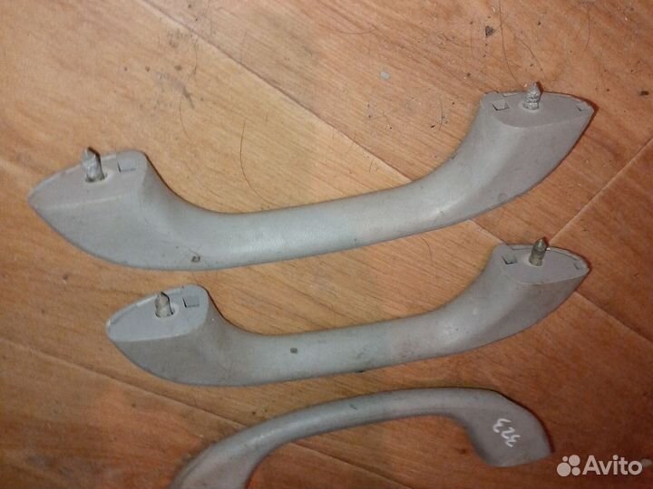 Ручка потолочная Мазда 323 протеже