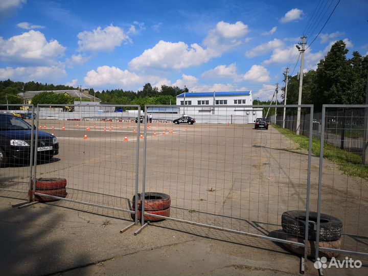 Тренер водительского мастерства