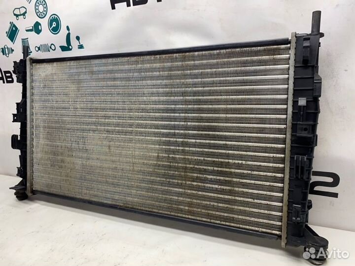 Радиатор охлаждения Ford Focus 2 hwda 2006