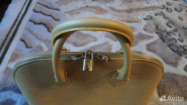 Сумка женская песочного цвета