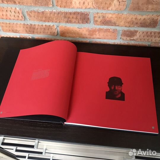 Альбом DC Defy Convention 20th Anniversary Book