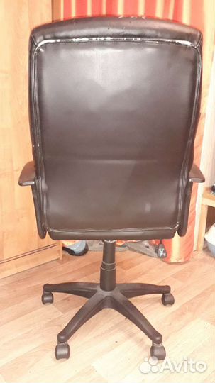 Компьютерное кресло