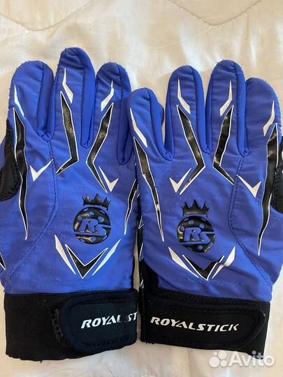 Перчатки вратаря