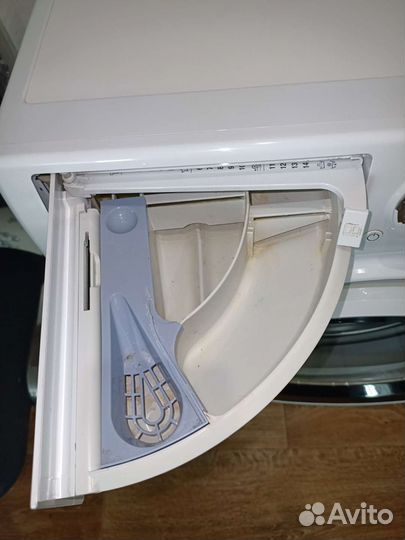 Стиральная машина узкая Hotpoint-Ariston