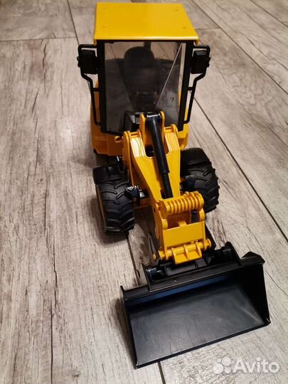 Экскаватор CAT