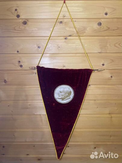 Тяжелые значки СССР