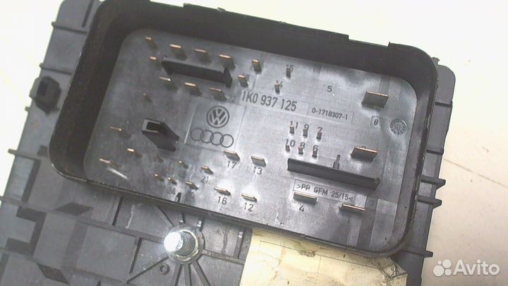 Блок предохранителей Volkswagen Touran, 2006