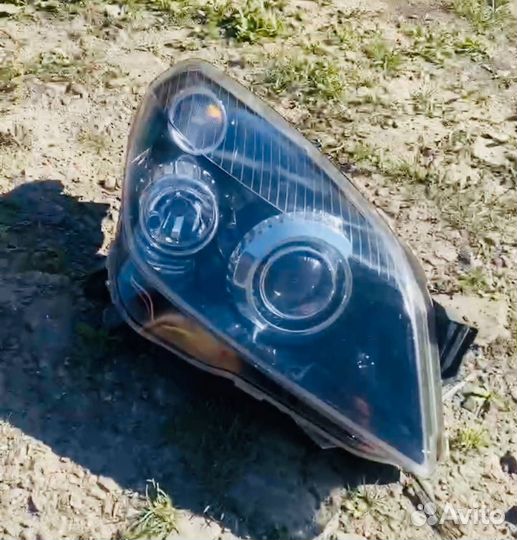 Правая фара opel astra h gtc