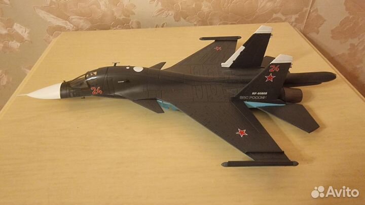 Модель самолета Су-34. Металл