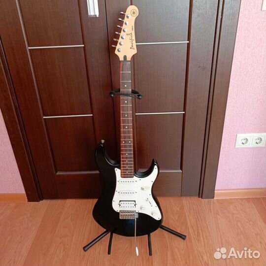 Электро гитара и комбоусилитель