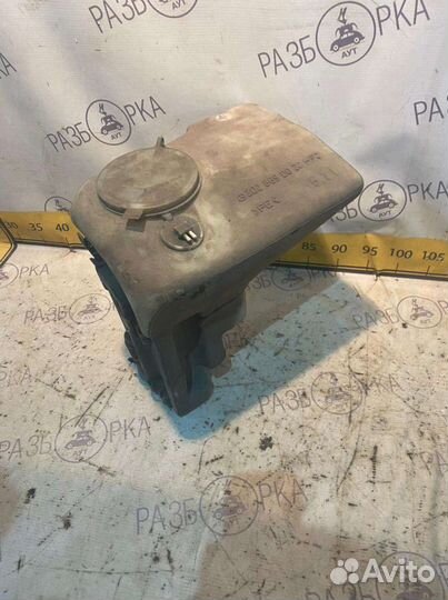 Бачок омывателя Mercedes C-Class W202