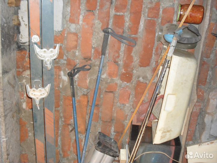 Лыжные палки, лыжи