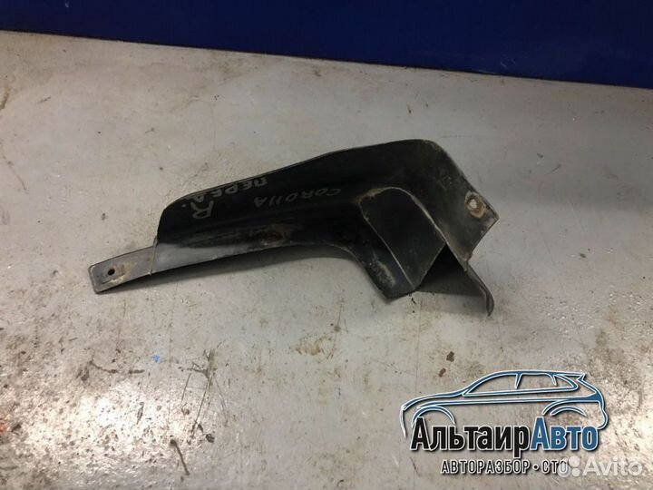 Передние брызговики Toyota Corolla E150 (Бронь )