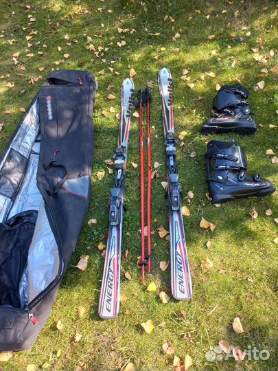 Горные лыжи и ботинки Rossignol