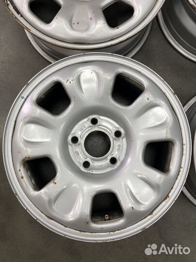 Штампованый диск на Renault Duster R16