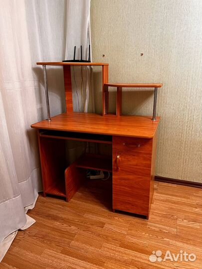 Компьютерный стол