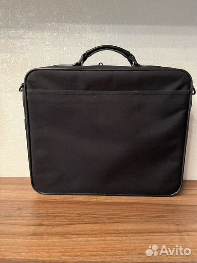 Портфель для ноутбука