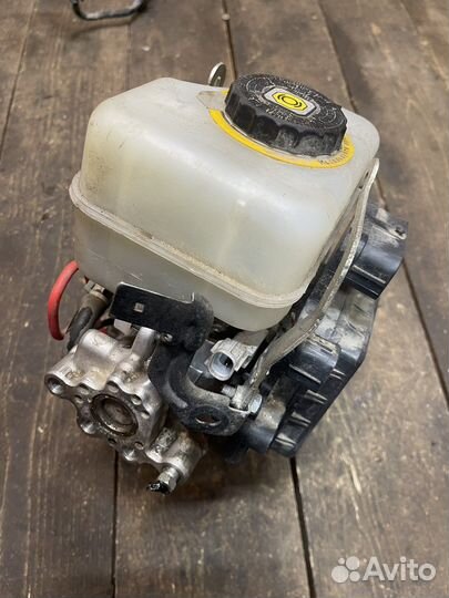 Главный тормозной цилиндр Toyota LC Prado 150 2,8