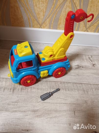 Машина с краном