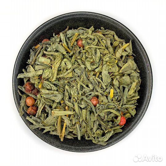 Зеленый чай с ягодами и саган-дайля 