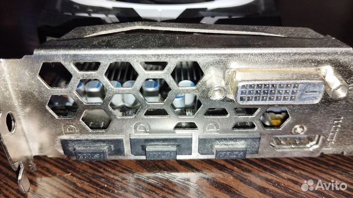 Видеокарта RX570 4 GB MSI Armor