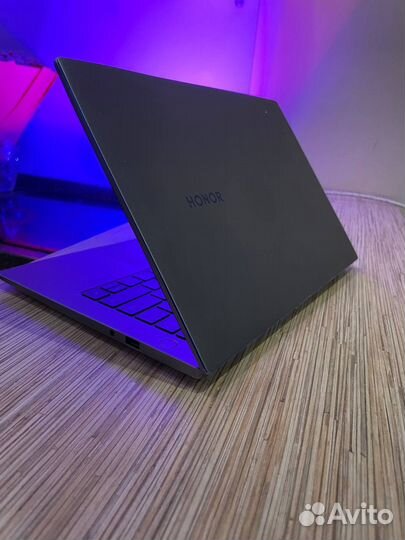 Honor magicbook 14/ruzen 5 3550u/ssd 250/8gb