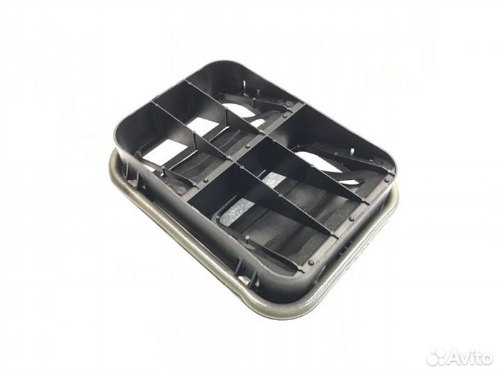 Решетка вентиляционная задняя левая Nissan Qashqai