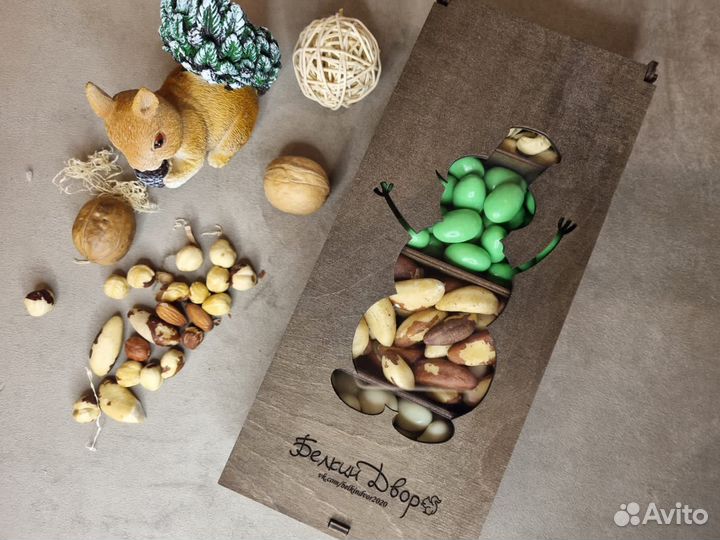 Подарочный набор с орехами, сухофруктом