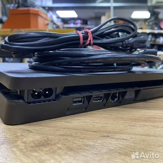 Игровая приставка Sony playstation 4 slim