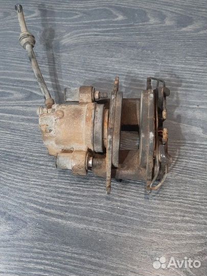 Суппорт тормозной Ford Focus 1 передний правый