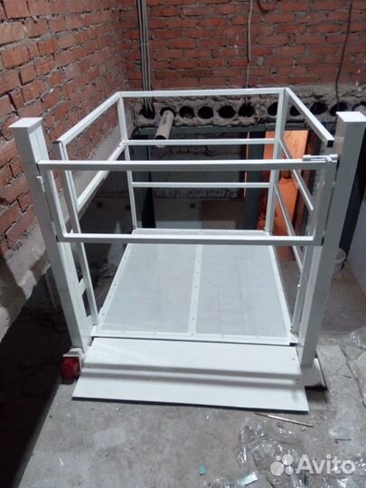 Вертикальный подъемник для инвалидов пту-001Б