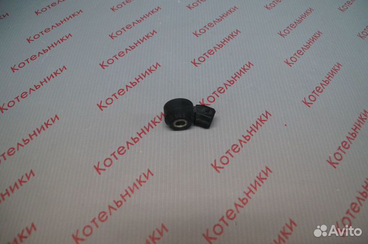 Nissan 22060-AU010 Датчик детонации