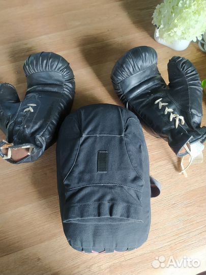 Боксерские перчатки