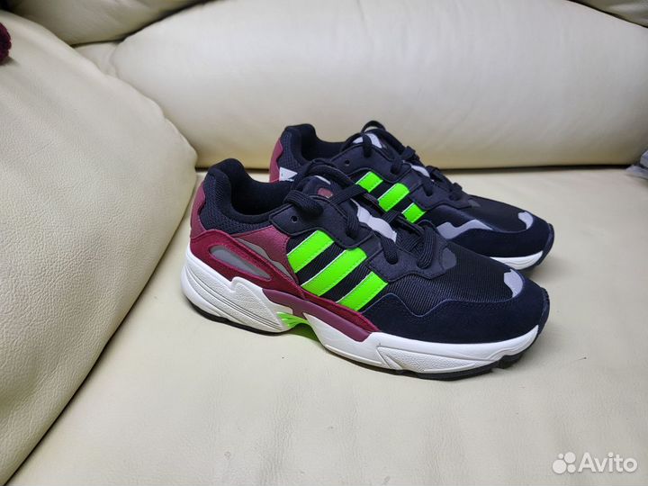 Кроссовки Adidas Yong новые 38 и 38.5 р