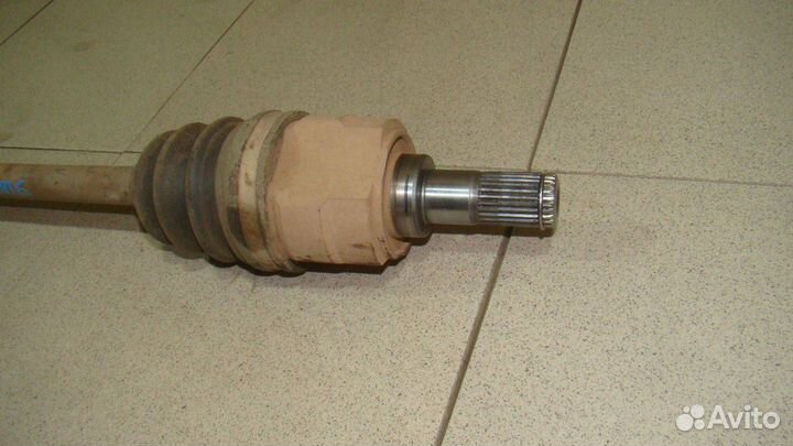 Полуось передняя левая Kia RIO 3 (UB)