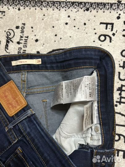 Джинсы levis