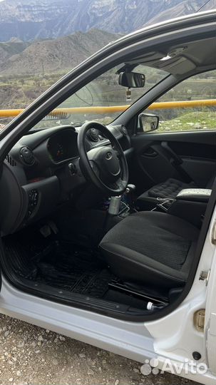 LADA Granta 1.6 AT, 2015, битый, 171 000 км