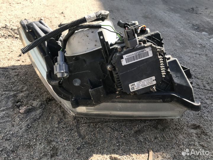 Фара левая ксенон Nissan Pathfinder R51 2005-2010
