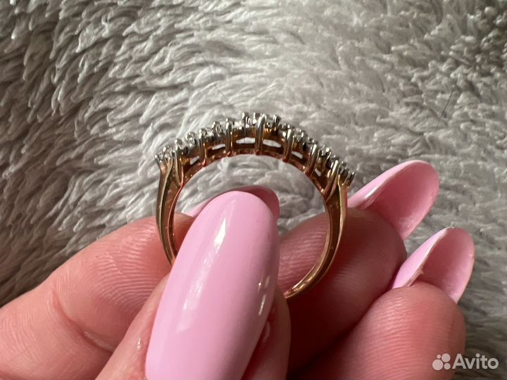 Золотое кольцо с бриллиантами