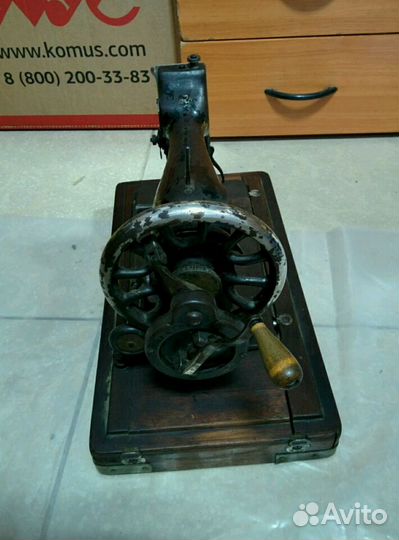 Швейная машинка Зингер