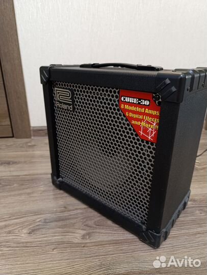 Гитарный комбоусилитель Roland cube 30