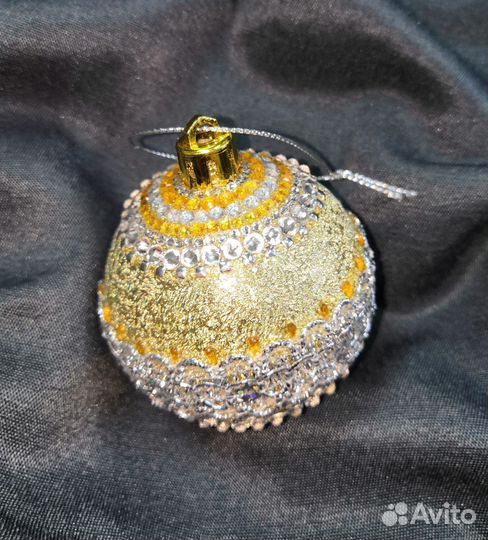 Елочная игрушка шар