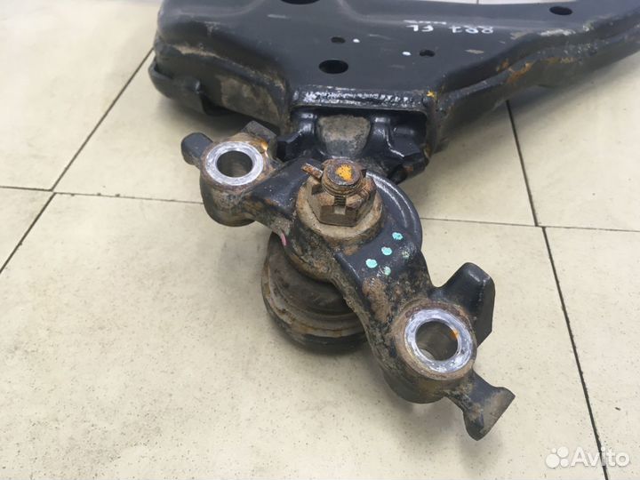 Рычаг передний нижний левый Hi Lux 2015