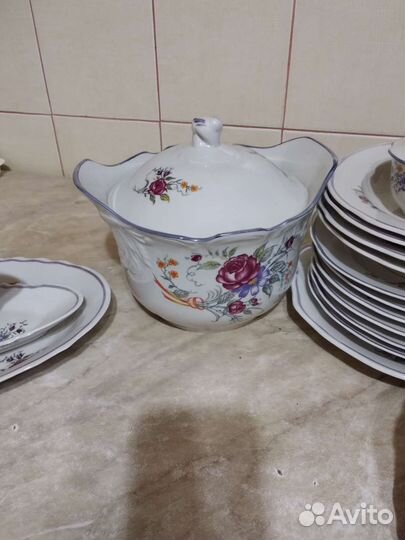 Столовый сервиз новый