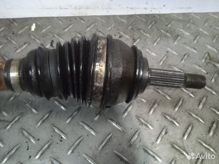 Привод передний правый Renault Logan 1