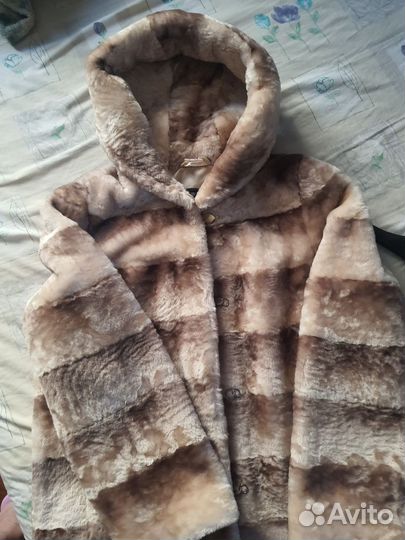 Шуба мутоновая с капюшоном 48 50