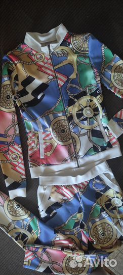 Костюм женский