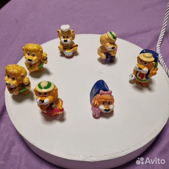 Киндер, львы